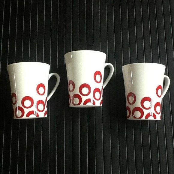 3 Mikasa 10-oz Red & White ⭕️ CIRCLE CHIC ⭕️ Mugs - Picture 5 of 8